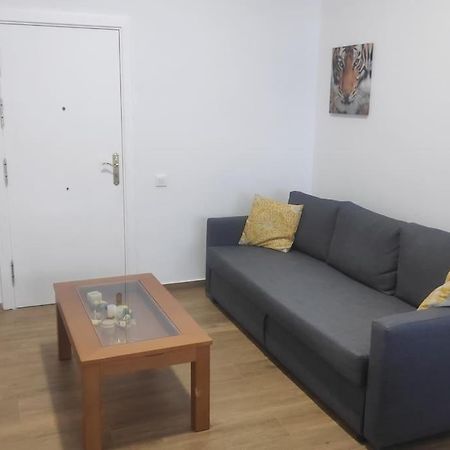 Precioso Apartamento Con Magnifico Patio. Сан-Феліу-де-Льобреґат Екстер'єр фото